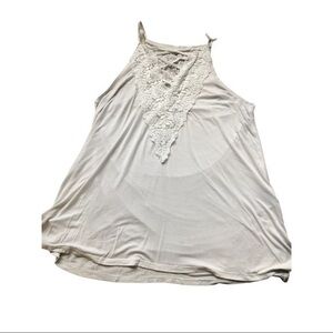 AEO American Eagle med white tank laces and lace